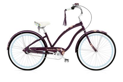 De color berenjena, la bicicleta Wren de 3 velocidades de Electra (699 €)