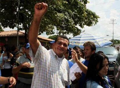 Julio César Reyes, en una imagen del 15 de noviembre, en plena campaña para arrebatarle la goberanción de Barinas a los Chávez.