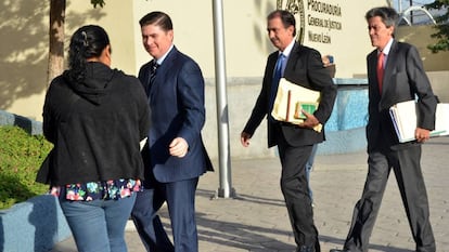 Rodrigo Medina, antes de su comparecencia en la Fiscal&iacute;a del Estado. 