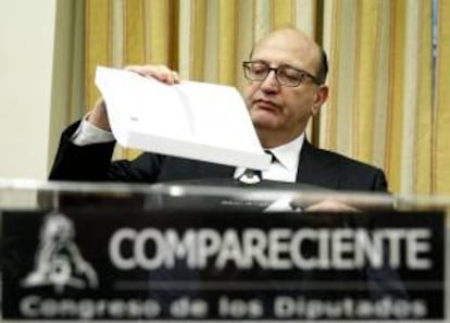 El presidente del Tribunal de Cuentas, Ramón Álvarez de Miranda, durante su comparecencia en la comisión mixta para las Relaciones con el Tribunal de Cuentas para informar de la Cuenta General del Estado de 2011 y el Informe de Fiscalización de los partidos políticos y de las donaciones percibidas por las fundaciones vinculadas orgánicamente, de los ejercicios 2009, 2010 y 2011.