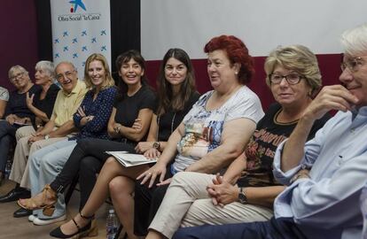 Los actores, con Blanca Marsillach, que interpretan en Valencia la obra.