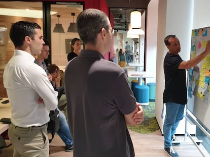 La compañía de los mil CEOs