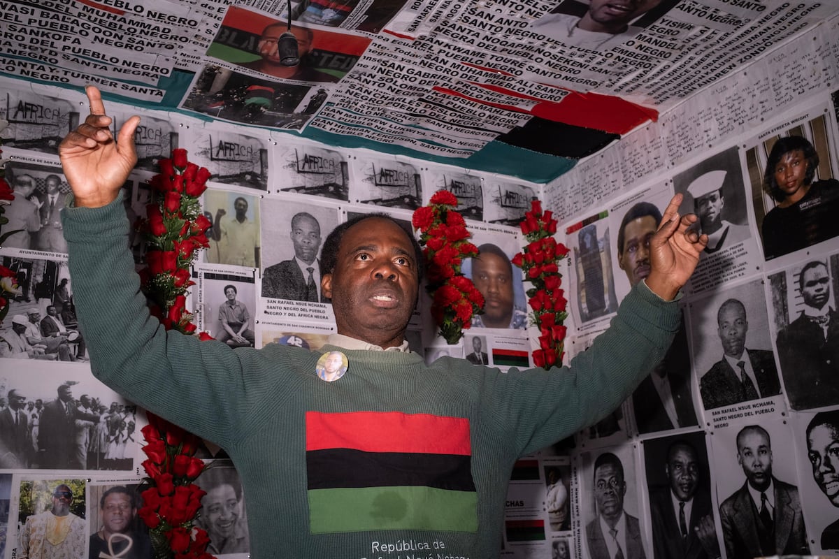 The Guinean Obama who plasters Madrid with posters in a bid to become president