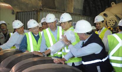 El presidente ecuatoriano, Rafael Correa, en la central hidroeléctrica Coca Codo Sinclair en 2014.