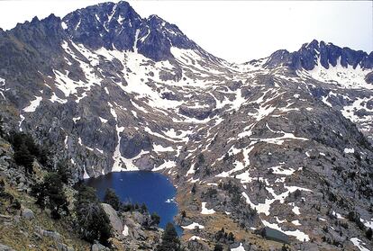 Paisaje del Parque Nacional de Aigüestortes y Estany de Sant Maurici.