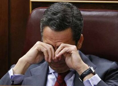 El portavoz del PP en el Congreso, Eduardo Zaplana, durante el debate sobre el estado de la Nación.