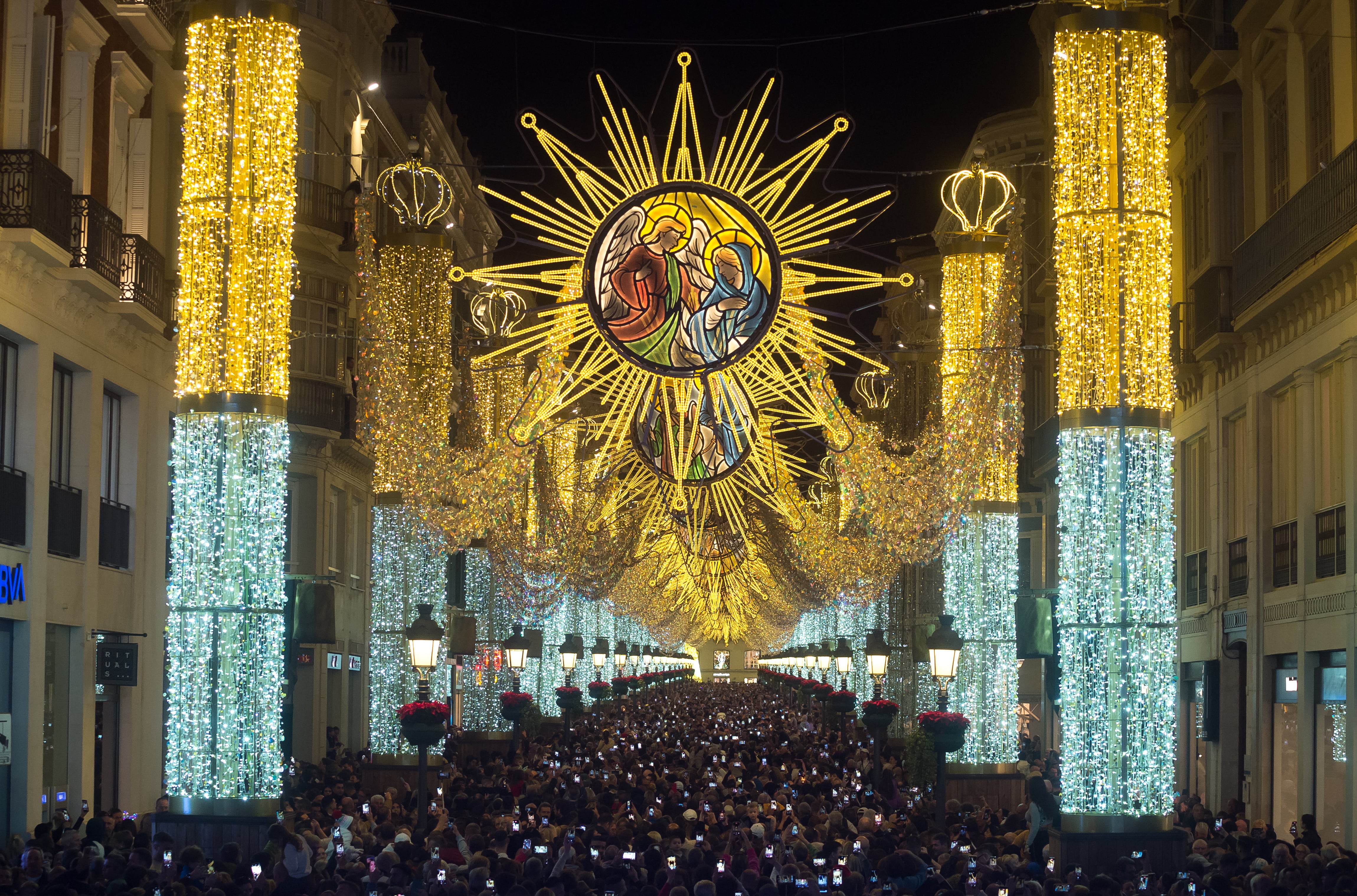 Millones de visitantes, vecinos hartos y Vigo contra Badalona: ¿cómo llegaron a esto las luces de Navidad?