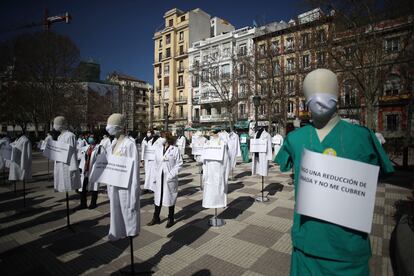 Concentración de especialistas de atención primaria frente a la Consejería de Hacienda de Madrid el 10 de marzo de 2021.