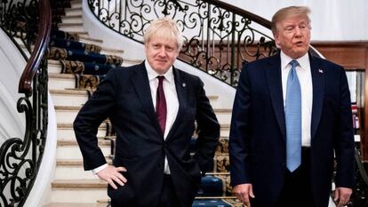 Boris Johnson junto a Donald Trump durante el G7, el pasado 26 de agosto de 2019, en Biarritz. 