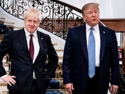 Boris Johnson junto a Donald Trump durante el G7, el pasado 26 de agosto de 2019, en Biarritz. 