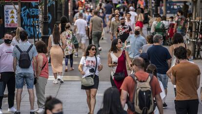 Ambiente en la Gran Vía de Madrid.