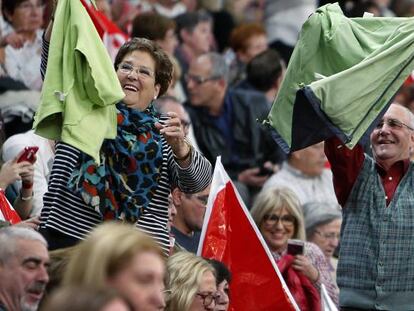 Ambiente de un mitin socialista en Valencia