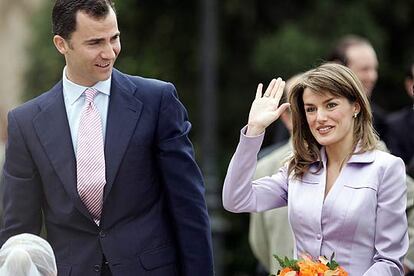 El 8 de mayo, la Casa Real anunció mediante un comunicado oficial el embarazo de doña Letizia. Al día siguiente, los Príncipes de Asturias estuvieron de visita oficial en Baleares y recibieron múltiples felicitaciones. Fue su primer acto público tras el anuncio del embarazo de la princesa de Asturias.