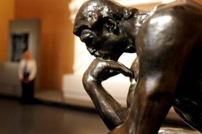 <i>El pensador,</i> de Rodin, en la exposición sobre el artista y la revolución de la escultura.