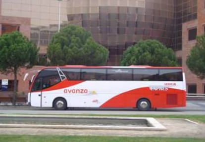 Un autocar de la empresa Avanza.