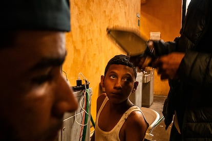 La mayoría de los habitantes del albergue, colombianos y venezolanos, fueron deportados de Estados Unidos.