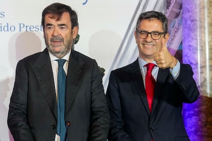 El presidente del Consejo General de Poder Judicial (CGPJ), Vicente Guilarte, y el nuevo ministro de Justicia, Félix Bolaños, durante una entrega de premios la semana pasada en Madrid.