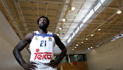 Othello Hunter, con su camiseta del Real Madrid.