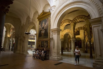 Motivos religiosos en el interior de la Mezquita-Catedral de Córdoba.