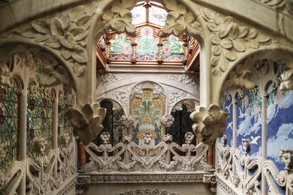 Detalle de la arquitectura  modernista de la Casa Navàs, en  la localidad de Reus (Tarragona).