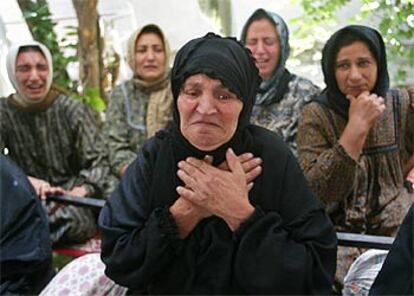 Nashmiya Hamud llora la muerte de su hijo Hashim, que pereció en un ataque estadounidense el lunes.