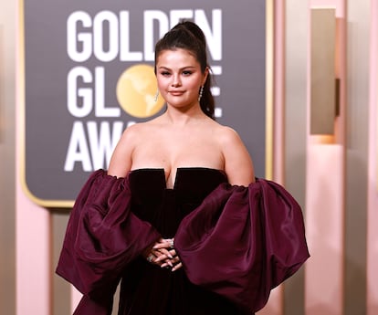 Selena Gomez durante los Globos de Oro 2023.