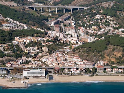 Vista aérea de la playa de La Musclera, en Caldes D'Estrac (Barcelona).