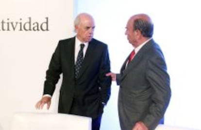 El presidente de BBVA, Francisco Gonz&aacute;lez, y el de Banco Santander, Emilio Bot&iacute;n.