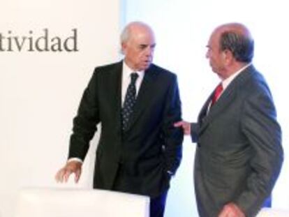 El presidente de BBVA, Francisco Gonz&aacute;lez, y el de Banco Santander, Emilio Bot&iacute;n.