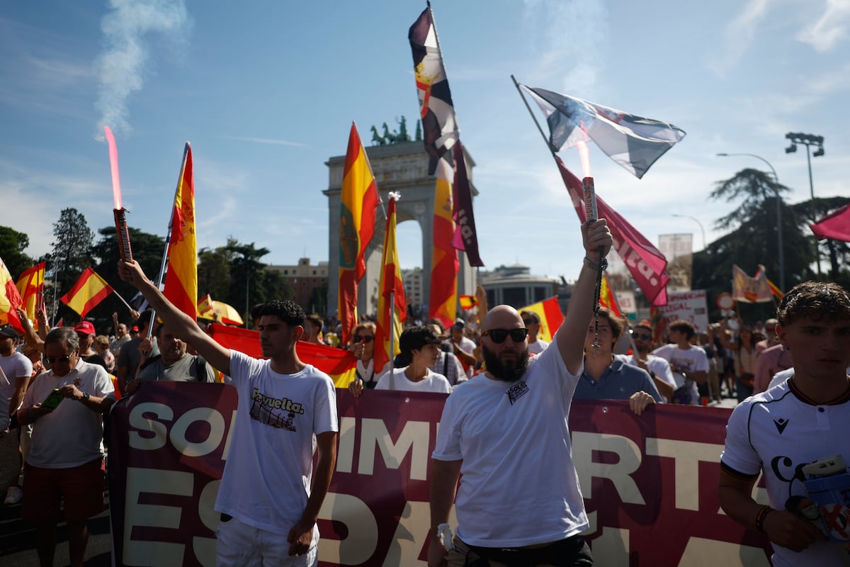 Vox se impone al PP en la manifestación de “ultimátum” al Gobierno, con la mitad de participación que la del pasado mayo