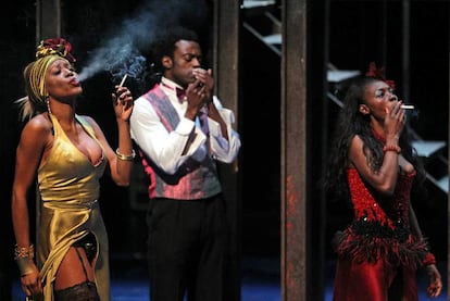 Marilyn Torres, Bore Buika y Carmen Mangue en una escena de <i>Los negros,</i> de Jean Genet, en los Teatros del Canal.