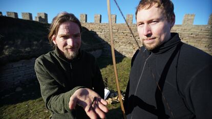 Picture shows: Ludvig Pampehl Dufay and Andreas Ohlsson (Archer) with the head of a replica arrow found at Sandby Borg