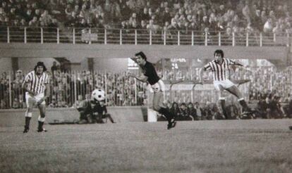 Hugo Cabezas, Capello y López, que marca el 2-1 del Betis en San Siro, en 1977.