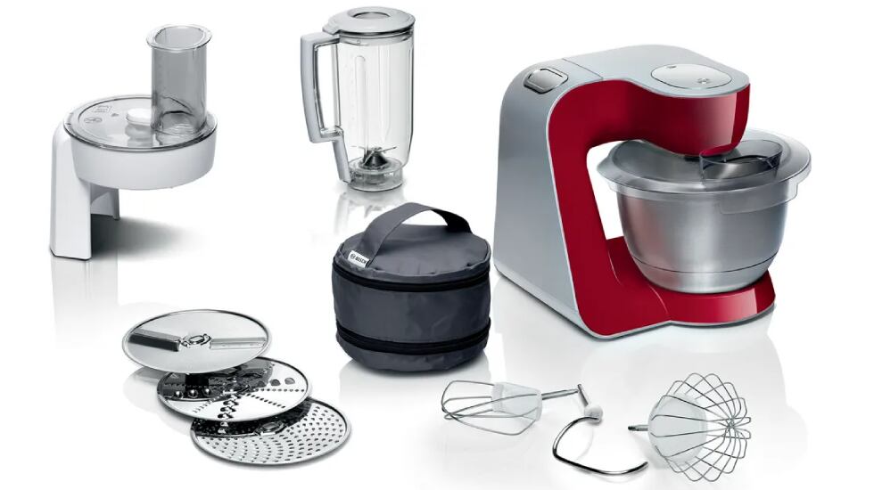 Robot de cocina MUM de Bosch con acabados en rojo y plata.