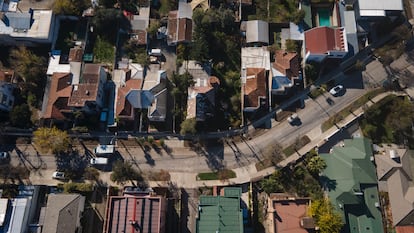 Vista aérea de la calle donde se ubica la casa de Gabriel Boric.