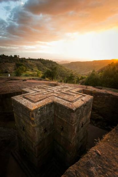 Atardecer en la iglesia de San Jorge, en Lalibela (Etiopía).