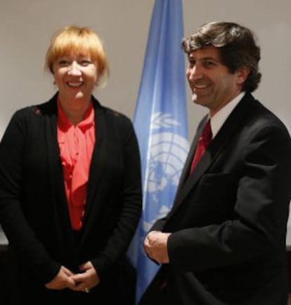 Los enviados a España del grupo contra la desaparición forzada de la ONU, Jasminka Dzumjur y Ariel Dulitzky, ayer en Madrid.