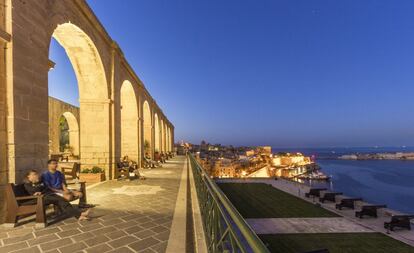 La capital de la isla de Malta cobra protagonismo en 2015: celebrará el 450 aniversario del Gran Sitio, cuando los caballeros de la Orden de Malta resistieron la invasión del ejército turco en un durísimo enfrentamiento. La fecha clave es el 8 de septiembre, Día de la Victoria, precedido por una misa conmemorativa y una velada literaria.