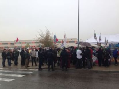 Protesta contra la construcción del Tren de Alta Velocidad ante la Audiencia Nacional.