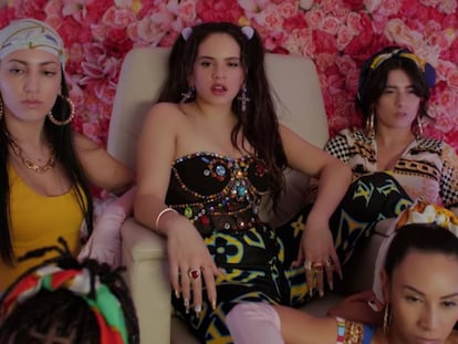 Fotograma del videoclip de 'Con altura', de Rosalía i J Balvin.