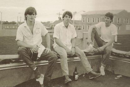 Jay Farrar, Jeff Tweedy y Mike Heidorn, en los días de Uncle Tupelo, en Belleville (Illinois).