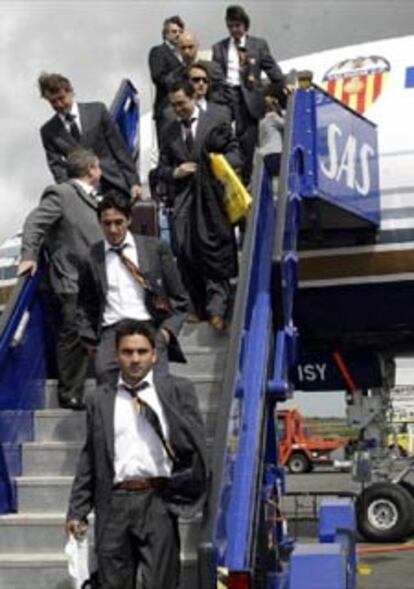 La plantilla del Valencia ha aterrizado hoy en Gotemburgo.