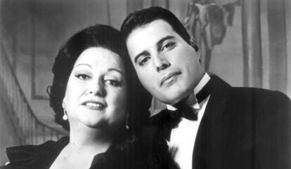 Montserrat Caballé y Freddie Mercury, en 1989.