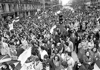 Manifestación en Madrid en 1986 para pedir la salida de España de la OTAN.