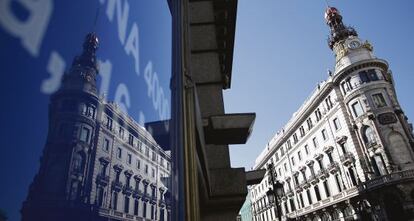 El Edificio del Banco Español de Crédito denominado también el Palacio de la Equitativa en Madrid.