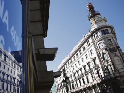 El Edificio del Banco Español de Crédito denominado también el Palacio de la Equitativa en Madrid.