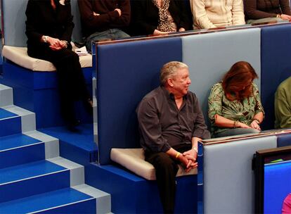 Jesús Cerdán, sentado en primera fila de la grada, el primero por la izquierda, durante el programa.