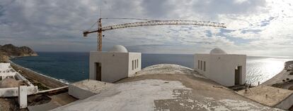 Vista desde la planta 21 del hotel en construcción, de forma ilegal, en la playa de El Algarrobico, en Carboneras (Almería).