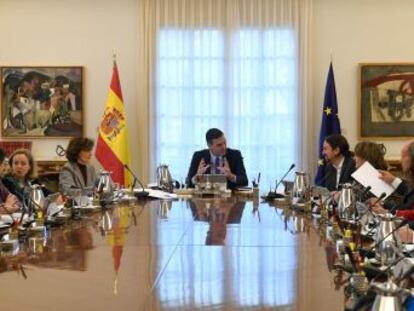 El presidente ve  impecable  el nombramiento de Delgado y convocará la mesa con el Gobierno catalán en cuanto se vea con Torra