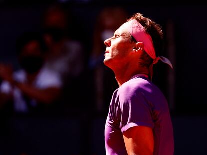 Nadal se lamenta durante el partido contra Zverev en la Pista Manolo Santana.